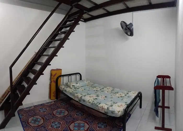 Homestay D\'Mama Ifor Muslimi